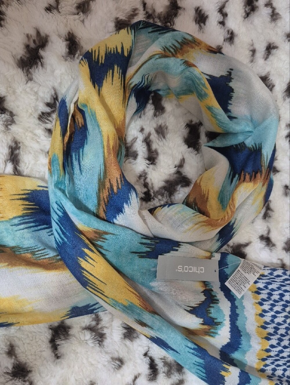 ✨️Chico's Cabo Ikat Oblong Scarf✨️ - Picture 2 of 7